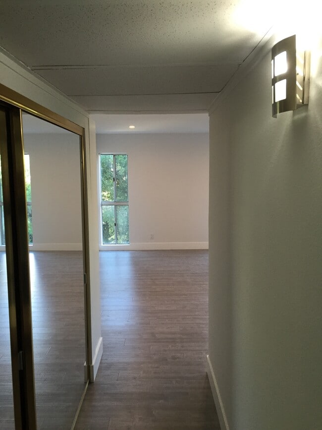 Building Photo - 23401 Park Sorrento