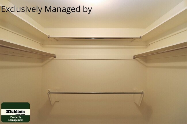 Building Photo - Very Nice Three Bedroom Home with Garage Included! in the Broadmoor Area!