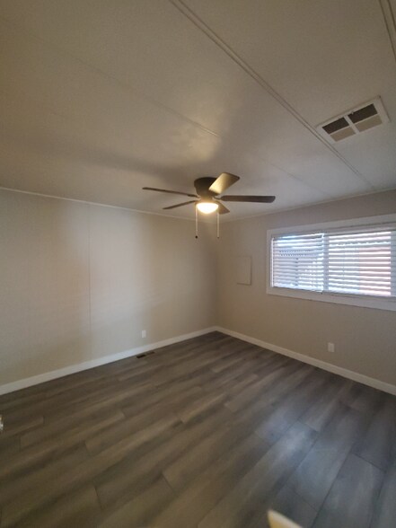 Building Photo - 2401 E Southern Ave