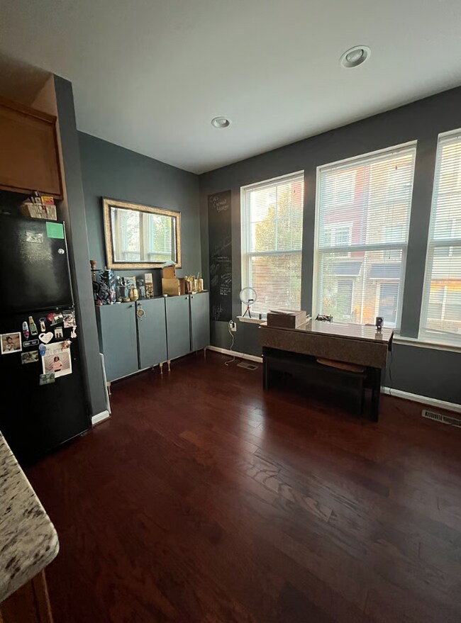 Building Photo - 3728 Foote St NE