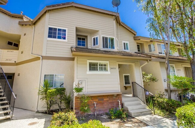 Building Photo - 24351 Marquis Ct