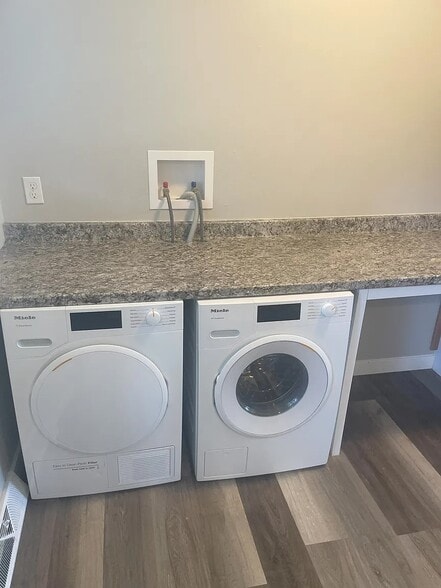 Building Photo - 4562 Everett St