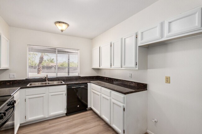 Building Photo - Huge North Scottsdale Home on 1/2 acre