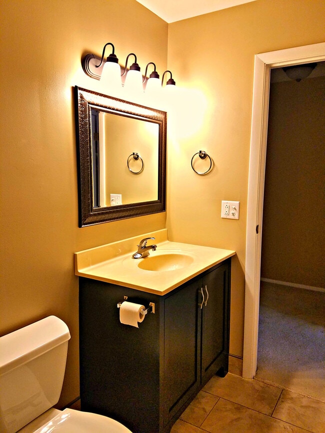 Building Photo - 5955 Meadow Dr