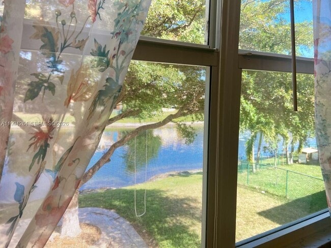 Building Photo - 4046 Eastridge Dr