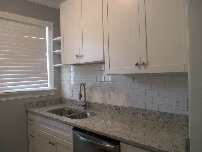 Building Photo - 2047 Forbes St