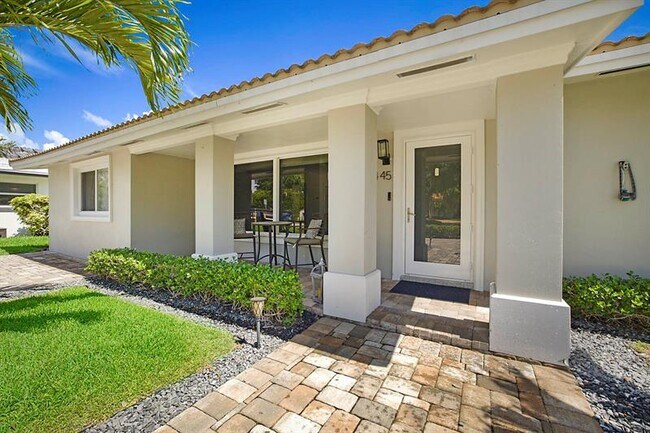 Building Photo - 2445 SE 7th St