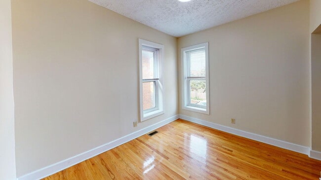 Building Photo - 1373 Indianola Ave