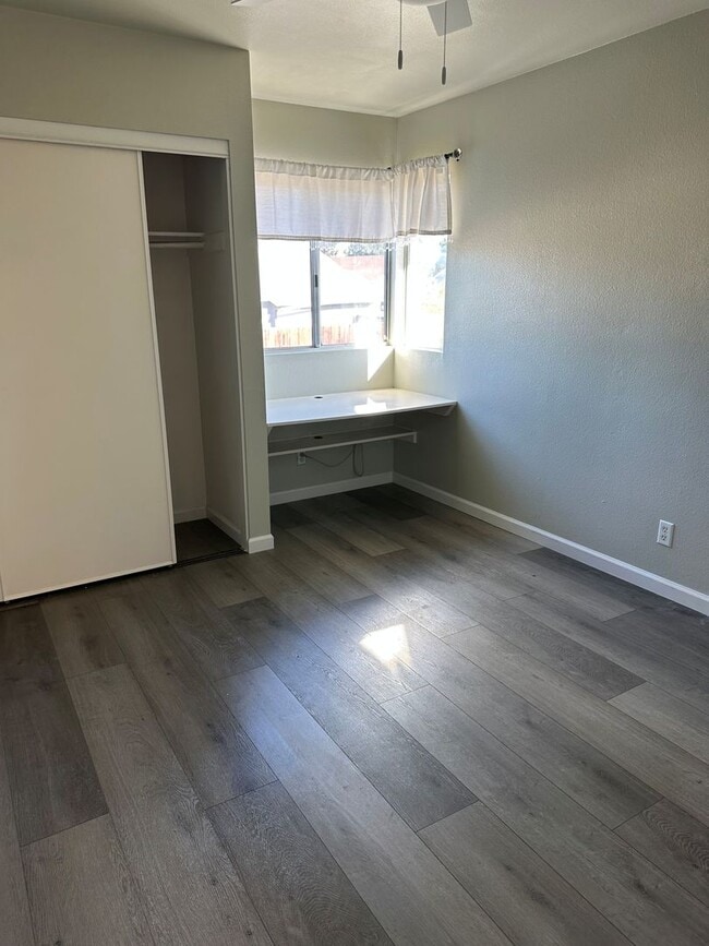 Building Photo - Jeffries Ranch Oceanside Home