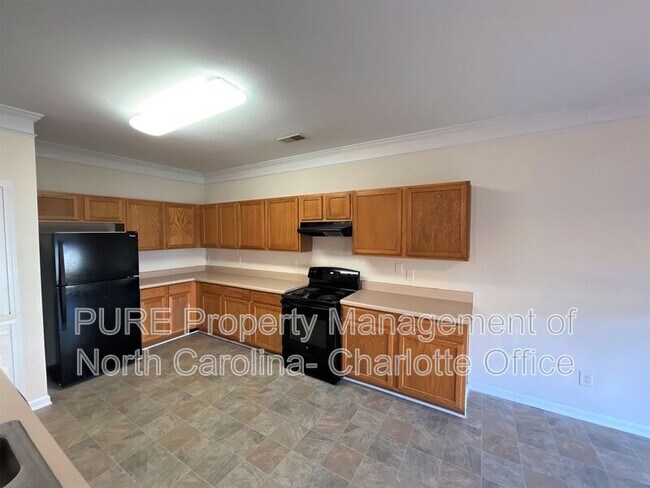 Building Photo - 4803 Sunburst Ln