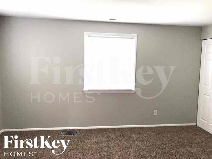 Building Photo - 10153 Lawnhaven Dr