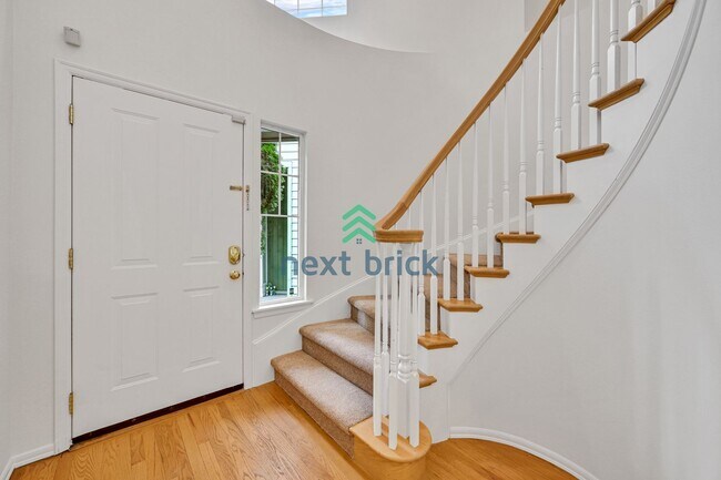 Building Photo - 4 Bed 2.5 Bath Single-family House Availab...