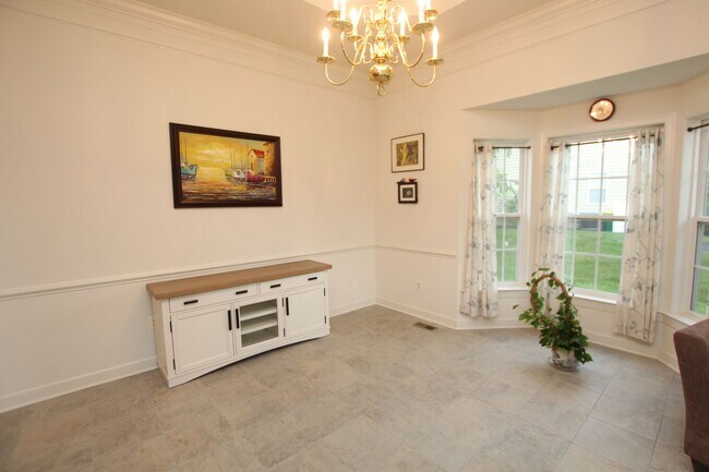 Building Photo - Spacious and modern single family home, lo...