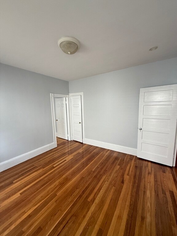 Building Photo - 68 Willow St