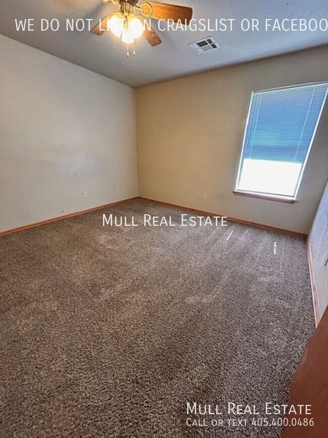 Building Photo - 2828 SE 89th Terrace