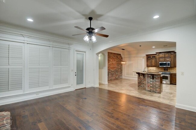 Building Photo - 433 Tupelo Dr
