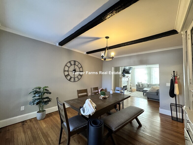 Building Photo - 179 Babcock St