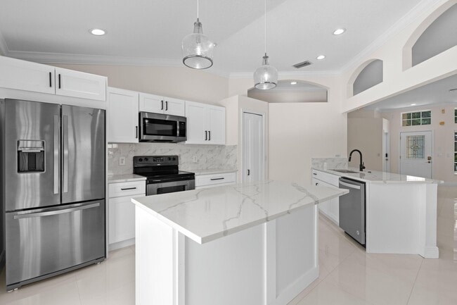 Building Photo - 1151 Delray Lakes Dr