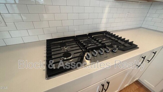 Building Photo - 200 E Moore St