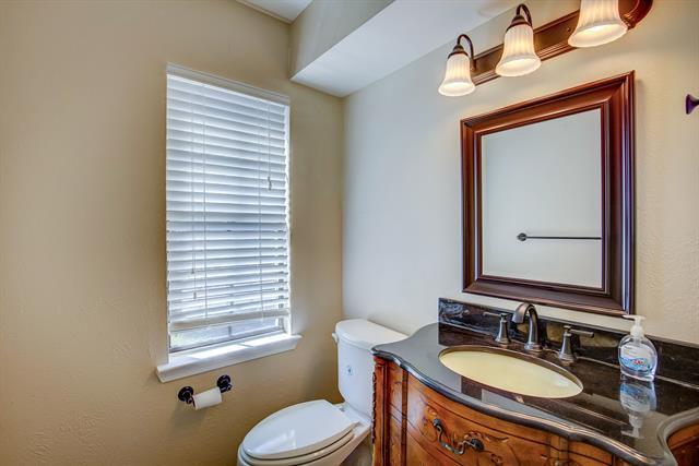 Building Photo - 300 Stoneledge Dr
