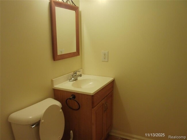 Building Photo - 17048 Lowell St