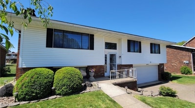 Building Photo - 813 Brentwood Dr