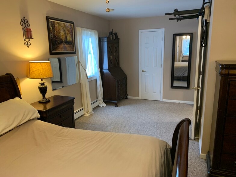 Building Photo - 266 Mahopac Ave