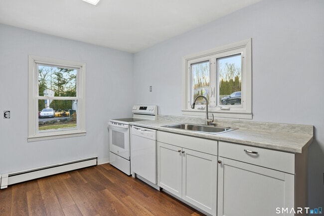 Building Photo - 56 Beaver Brook Rd