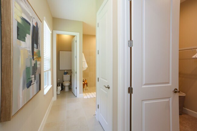 Building Photo - BRAND NEW** STUNNING POOL HOME**PROFESSIONALLY DECORATED**3 BEDS + DEN/ 3 FULL BATHS***ESPLANADE ...