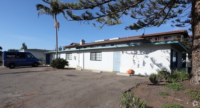 Primary Photo - 4455 Valeta St