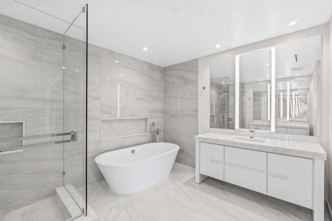 Building Photo - 200 SE Mizner Blvd