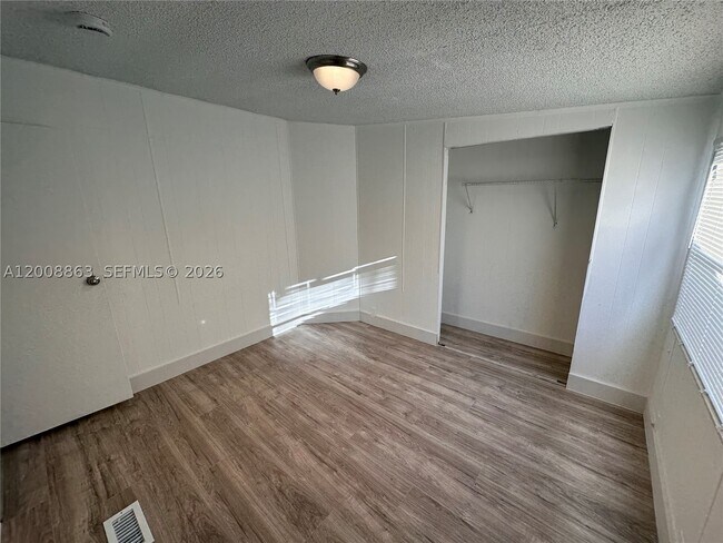 Building Photo - 3028 SW 50th St