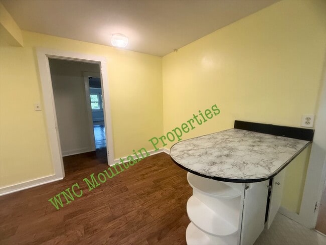 Building Photo - 101 Hemphill Rd