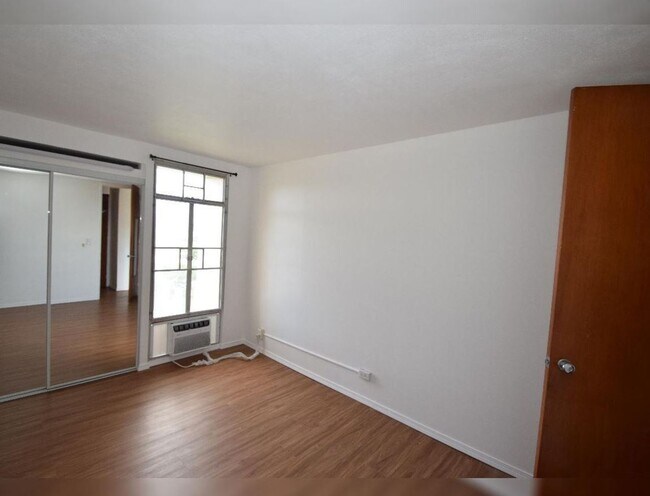 Building Photo - Queen Emma Gardens – 1-Bedroom Apartment f...