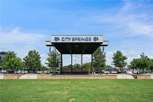 Building Photo - 215 Winding River Dr