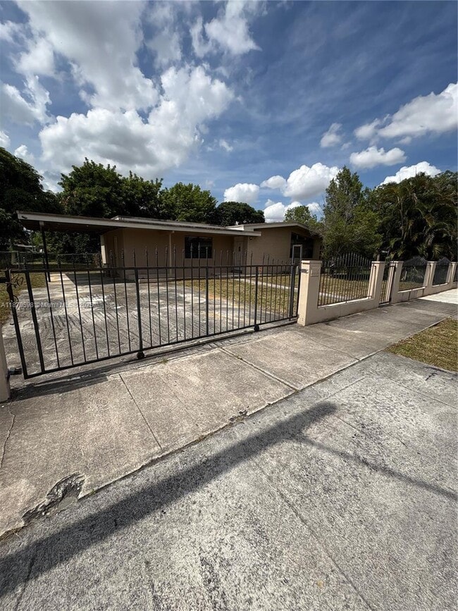 Primary Photo - 850 NW 168th Terrace