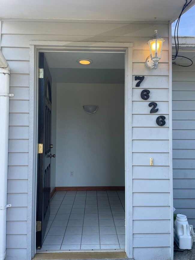 Building Photo - 2 BR/1.75 BA home in Edmonds