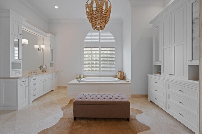 Building Photo - 12820 Mizner Way