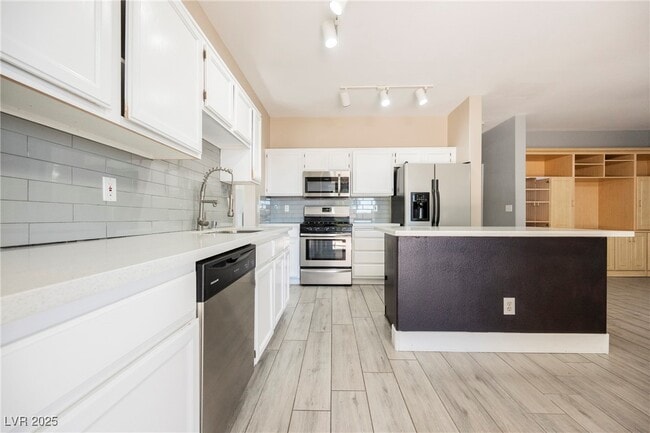 Building Photo - 138 Cam Capri