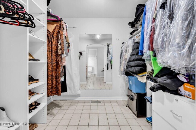 Building Photo - 22 Collingwood Rd