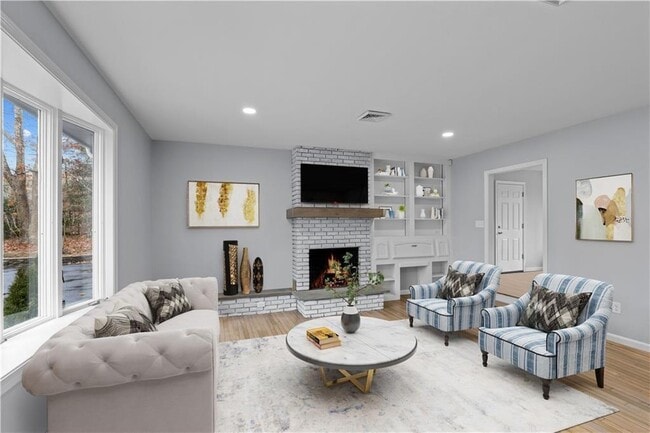 Building Photo - 141 Congdon Rd