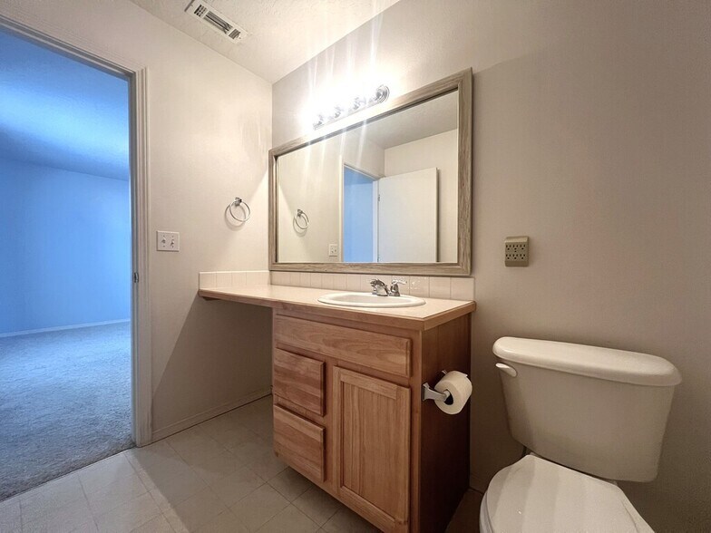 Building Photo - 9656 W Shelborne Dr