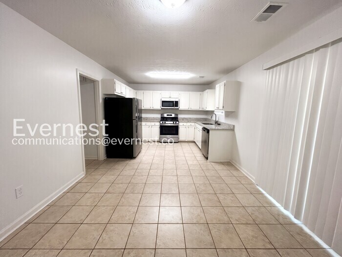 Building Photo - 5044 Donnell Way
