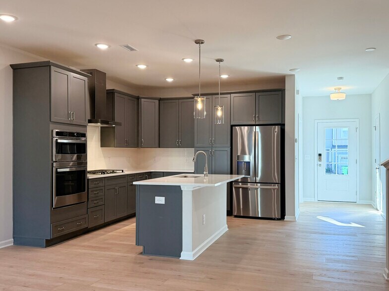 Building Photo - 2459 Englemann Dr