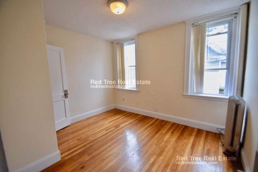 Building Photo - 5 Barrows St