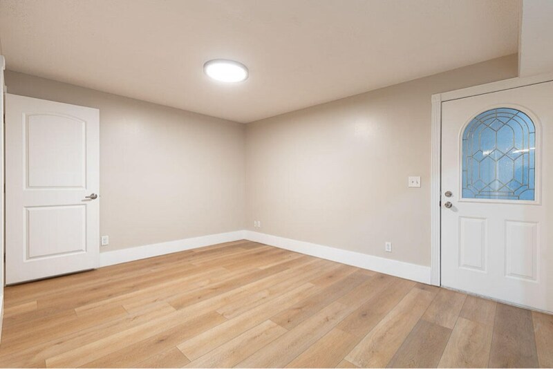 Building Photo - 265 S 900 W