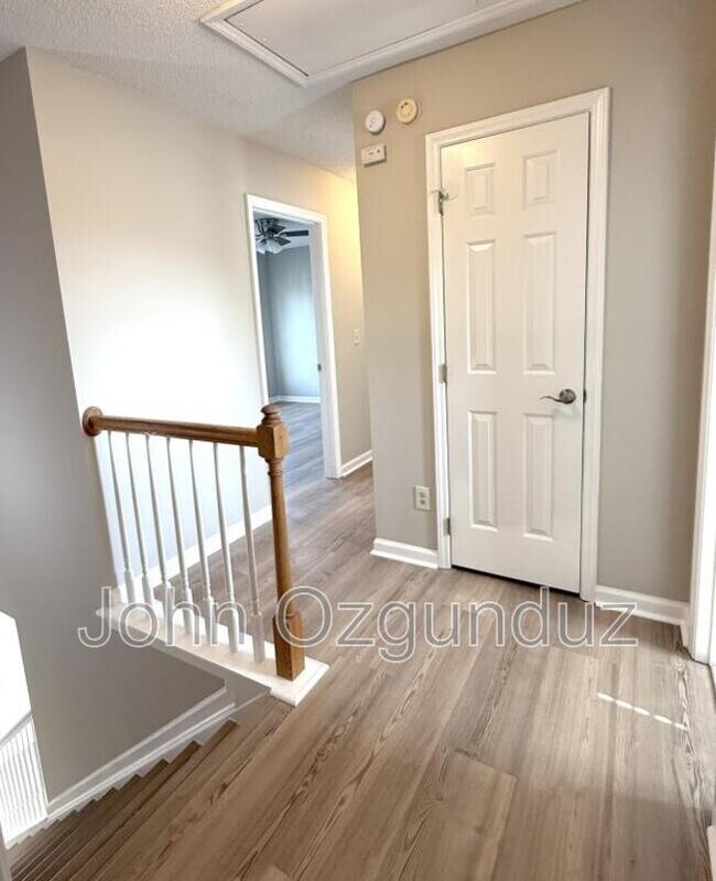 Building Photo - 804 Falling Wind Ct