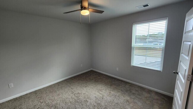 Building Photo - 1055 Sentinel Ct