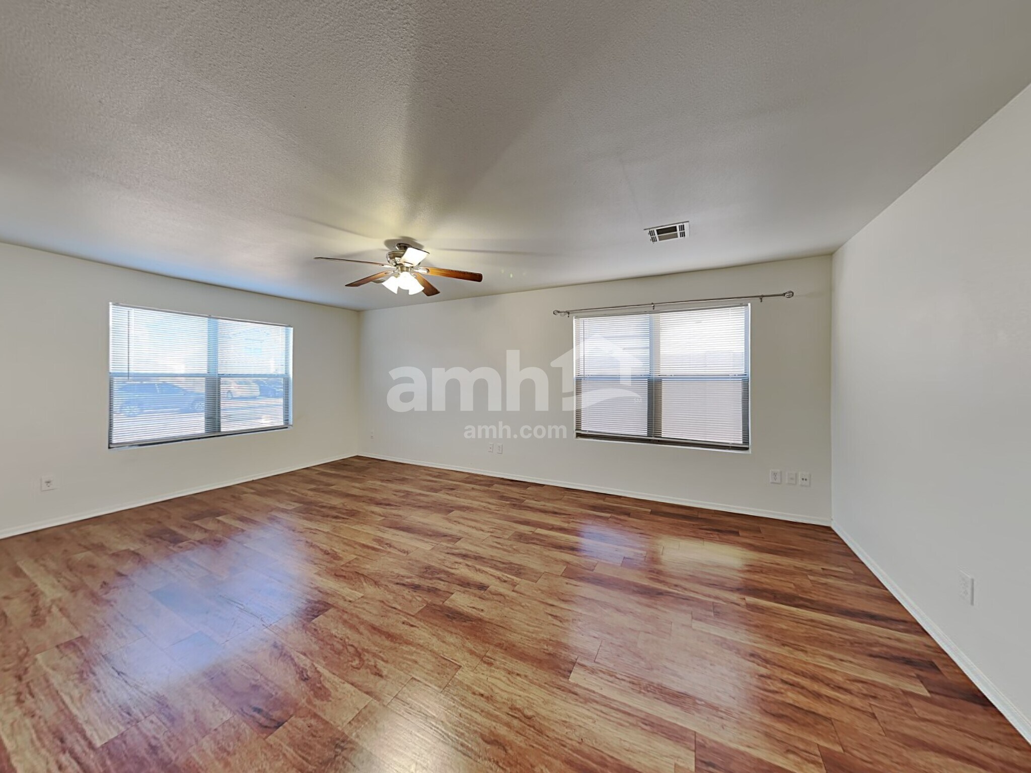 Building Photo - 15618 W Evans Dr
