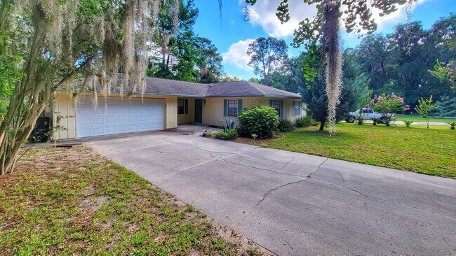 Building Photo - 3 Bedroom, 2 Bath in Idylwild area